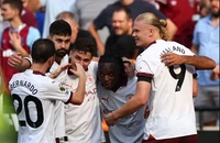 MU trắng tay, Man City ngược dòng ngoạn mục