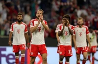 Bayern Munich và MU rượt đuổi tỉ số ngoạn mục, Arsenal thắng dễ