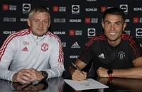 Solskjaer tiết lộ chấn động về MU: Mua Ronaldo là sai lầm, cầu thủ không chịu đá