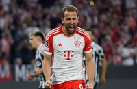 Harry Kane ghi 3 bàn mà... không phải hat-trick, phá kỷ lục lịch sử ở Bayern Munich