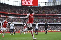 Arsenal bị Tottenham cầm hòa, Liverpool thắng khó, Chelsea lại thua sốc
