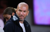 Zidane đạt thỏa thuận với chủ sở hữu Newcastle trở lại làm HLV