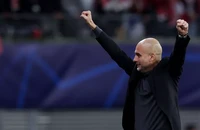 Pep Guardiola vượt qua kỷ lục của Sir Alex Ferguson