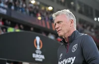 Cựu HLV MU vượt qua Pep Guardiola lập kỷ lục mới ở Anh