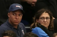 Mbappe buộc phải sa thải mẹ của mình