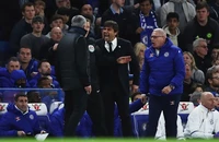 Conte ‘gửi tin nhắn tàn bạo’ cho Mourinho: Cuộc chiến không hồi kết
