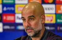 Pep Guardiola giải thích rõ tại sao MU kém xa Man City