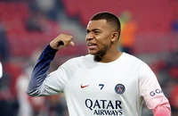 Cảnh chưa từng có, Real Madrid khiến fan choáng váng về vụ chuyển nhượng Mbappe