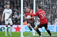 Sao MU Hojlund phá kỷ lục ghi bàn tại Champions League