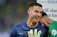 Ronaldo có cử chỉ đẳng cấp sau cuộc xô xát