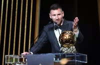Messi có cử chỉ điên rồ, thay đổi con người một ngôi sao tại Gala quả bóng vàng