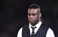 'Siêu quậy' Mario Balotelli thoát chết