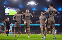 Vạch trần điểm yếu của Man City