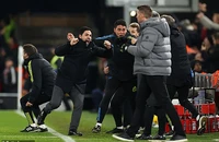 HLV Arteta của Arsenal bị ‘treo giò', nhắm mắt làm ngơ trước 2 sai lầm