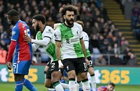 Mohamed Salah làm nên lịch sử và chiếc thẻ đỏ oan nghiệt