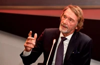 CĐV MU ra tuyên bố về việc Sir Jim Ratcliffe chính thức tiếp quản ‘quỷ đỏ’