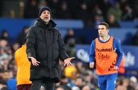 Man City mất ngôi sao chủ chốt vì… luật việt vị, Pep Guardiola nổi giận