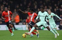 Chelsea thắng nghẹt thở trước Luton Town