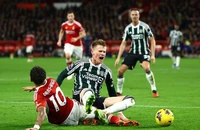 MU thua bạc nhược, Man City thắng dễ