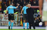 Mourinho bị đuổi khỏi sân