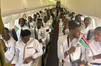 Sốc: Cả đội tuyển Gambia suýt chết, nhiều người bất tỉnh vì sự cố kinh hoàng trên máy bay