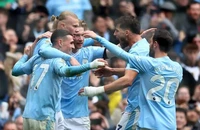 Man City thắng nhọc nhằn, Liverpool duy trì ngôi đầu Premier League