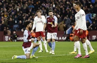 Động lực để MU hạ gục Aston Villa là màn ăn mừng thái quá của Luiz