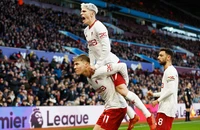 MU giành 3 điểm nghẹt thở, Arsenal 'hủy diệt' West Ham