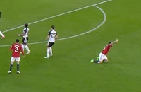 Ten Hag yêu cầu Fulham xin lỗi vì video gây sốc về Bruno Fernandes