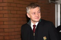 Solskjaer bị sa thải trong cuộc họp 5 phút, sao MU bật khóc