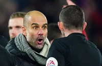 Thống kê cho thấy trọng tài thiên vị Liverpool trước Man City, Pep Guardiola cảnh báo