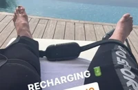 Fan sốc và bàng hoàng khi Ronaldo ‘khoe chân’