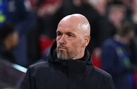 Ten Hag lên tiếng cầu xin Sir Jim Ratcliffe