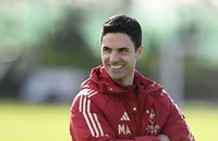 HLV của Arsenal nêu lí do buồn cười không xem các trận đấu của Man City và Liverpool
