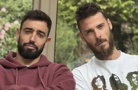 Trở lại Manchester, De Gea gặp Bruno Fernandes để làm gì?