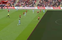Man United sẽ thua nếu Wright… cắt móng chân