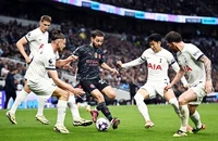 Man City tiến gần đến kỳ tích lịch sử Premier League