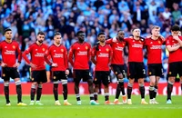 Cầu thủ MU không vui vì WAGs không được trả chi phí