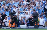 Khoảnh khắc ăn mừng lịch sử của Man City và nỗi buồn vô hạn của Arsenal