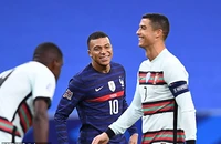 Ronaldo lên tiếng về Mbappe, website Real Madrid bị sập
