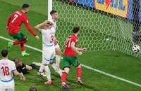 Ronaldo im tiếng, Bồ Đào Nha ngược dòng giành chiến thắng phút bù giờ