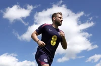 Luke Shaw bị loại khỏi đội tuyển Anh, tập luyện một mình
