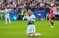 4 lần tức giận không thể tự chủ trong đêm khốn khổ của Ronaldo