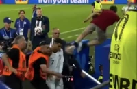 Video khoảnh khắc kinh hoàng Ronaldo bị CĐV dùng 2 chân đạp vào người ở Euro 2024