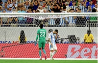 Messi đá hỏng luân lưu, Martinez hóa người hùng đưa Argentina vào bán kết Copa America