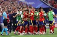 Mbappe nhạt nhòa, Yamal rực sáng