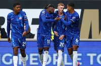 Chelsea hủy diệt Wolves