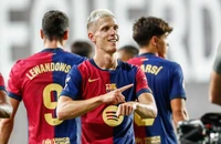 Dani Olmo ghi bàn trong trận ra mắt, Barca ngược dòng chiến thắng