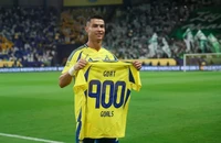 Ronaldo nhận món quà đặc biệt sau khi phá vỡ cột mốc 900 bàn