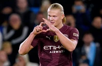 Haaland làm nên lịch sử, Man City thắng trận đầu tiên ở Champions League